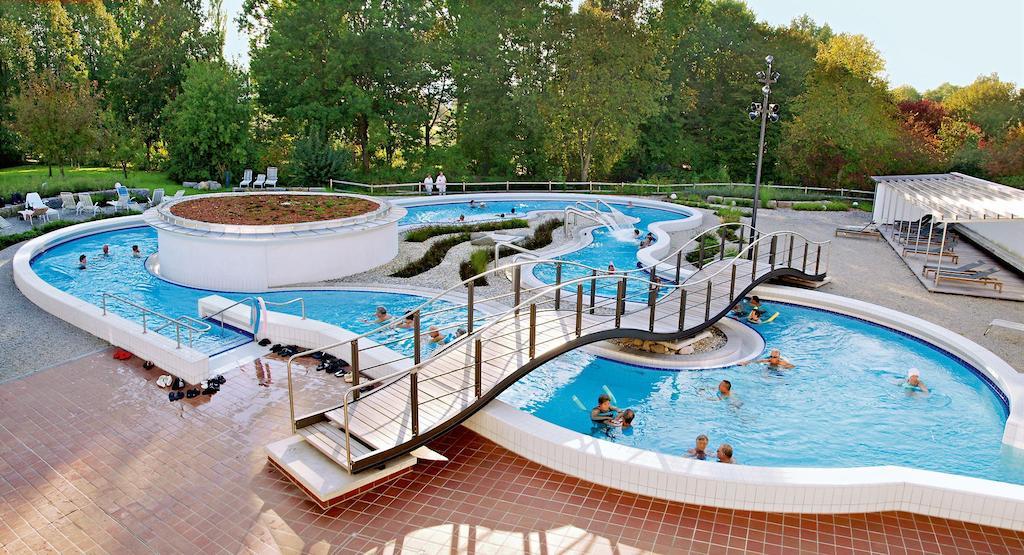 Hotel Alter Weissbraeu Bad Birnbach Bagian luar foto