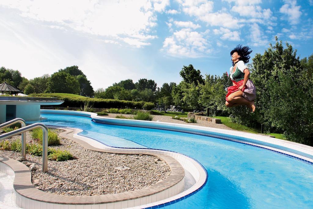 Hotel Alter Weissbraeu Bad Birnbach Bagian luar foto